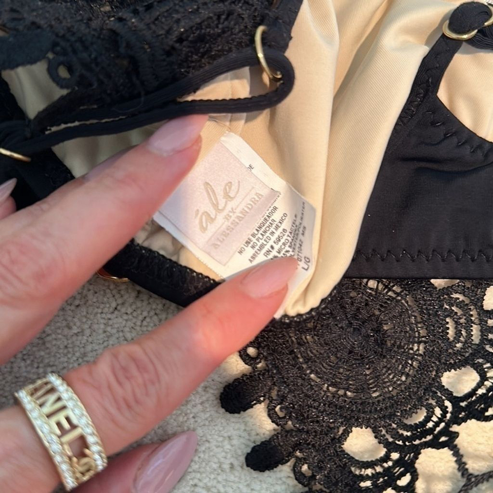 Ale by Alessandra Black Sands Bralette Bikini Top in Black Size Large - Picture 7 of 8